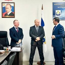 Заместитель руководителя Росрыболовства Михаил ИВАНИК представил нового главу Ангаро-Байкальского теруправления Росрыболовства Сергея ДРАЛО. Фото пресс-службы ТУ