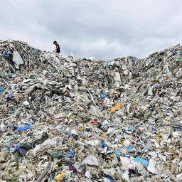 Пластиковые отходы являются огромной экологической проблемой. Фото Greenpeace