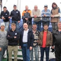 Команда ученых на борту «Профессора Леванидова». Фото пресс-службы ТИНРО