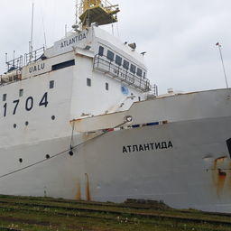 НИС «Атлантида» отшвартовалось в Калининграде. Фото пресс-службы АтлантНИРО